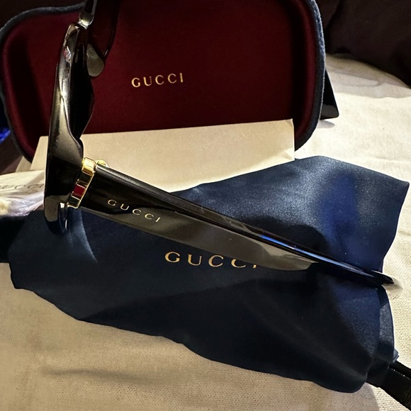 Meet your Posher, Leoni - Picture 3 of 11